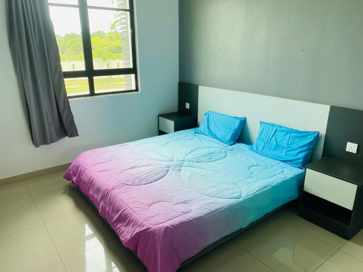 The Meadow Park 4r4b Apartment